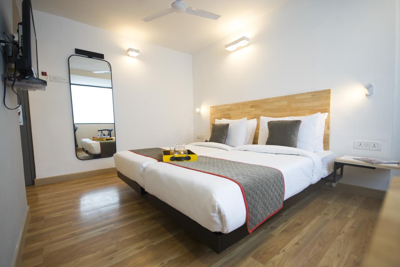 Oyo Townhouse 16 International Airport Hotel Mumbai Kültér fotó