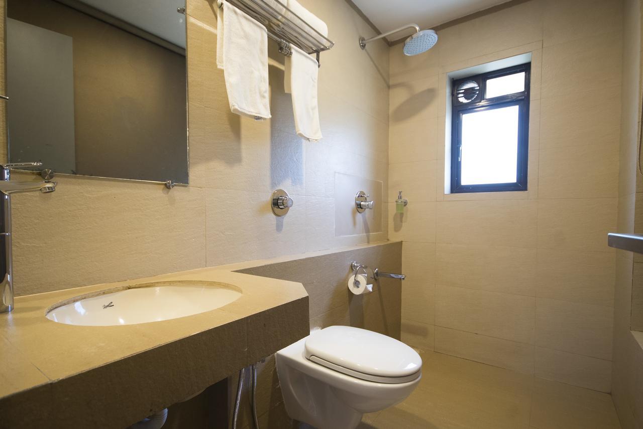 Oyo Townhouse 16 International Airport Hotel Mumbai Kültér fotó