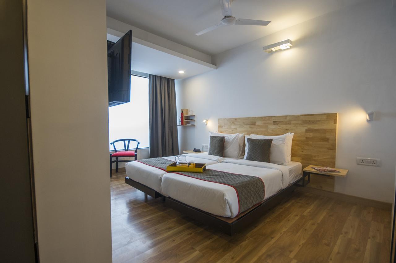 Oyo Townhouse 16 International Airport Hotel Mumbai Kültér fotó